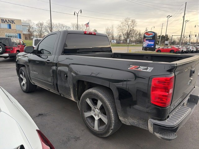 Used 2016 Chevrolet Silverado 1500 LT w/ LT Convenience Package image 3