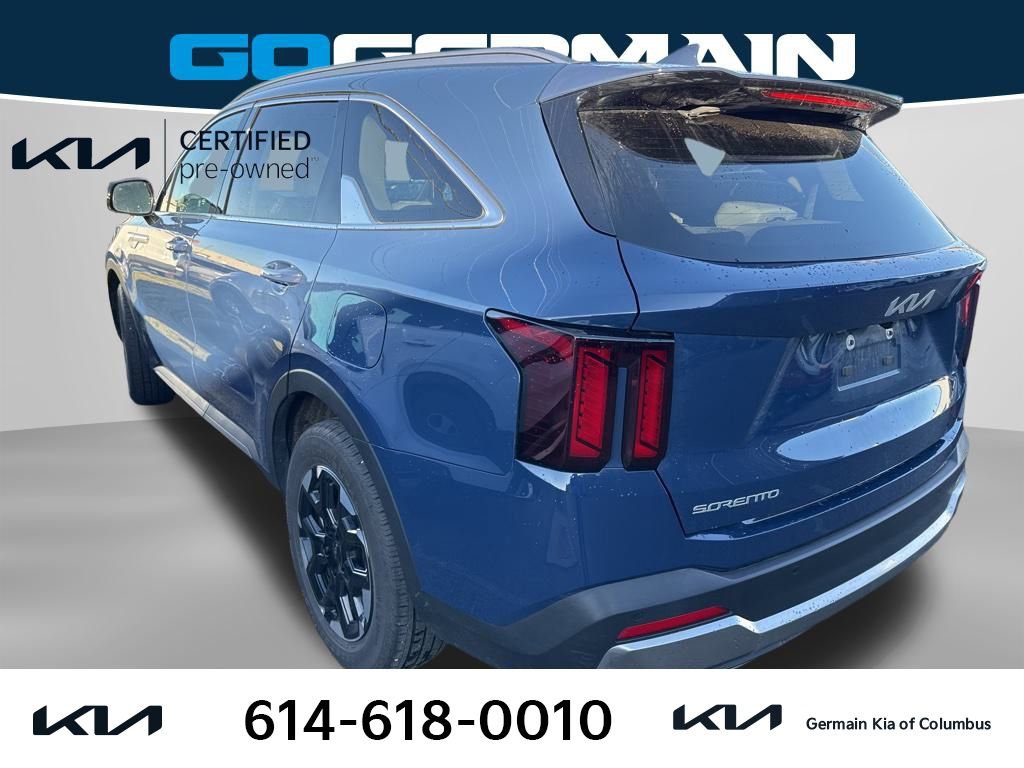 Certified 2025 Kia Sorento S w/ Panoramic Sunroof Package image 3