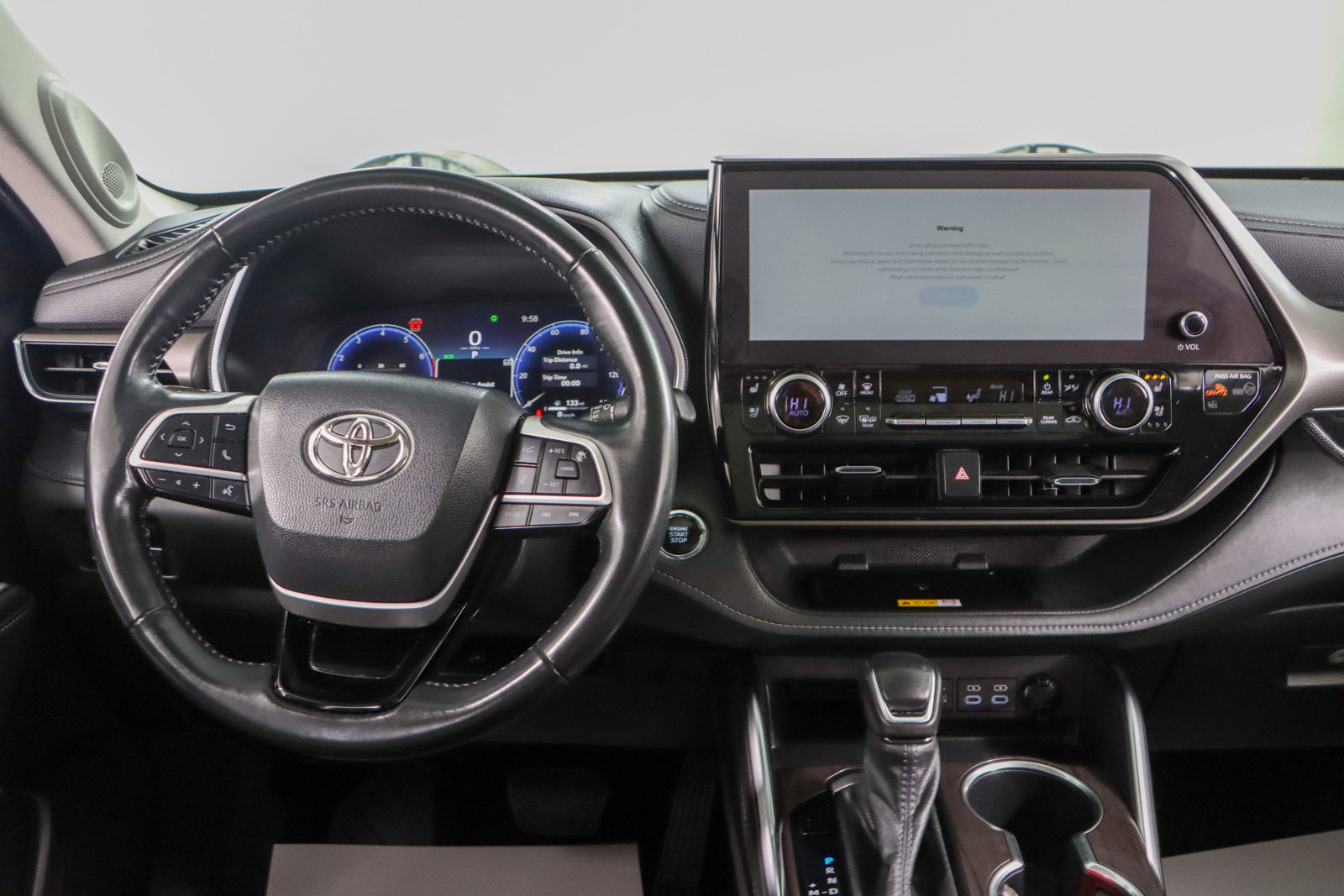 Used 2023 Toyota Highlander Limited image 17