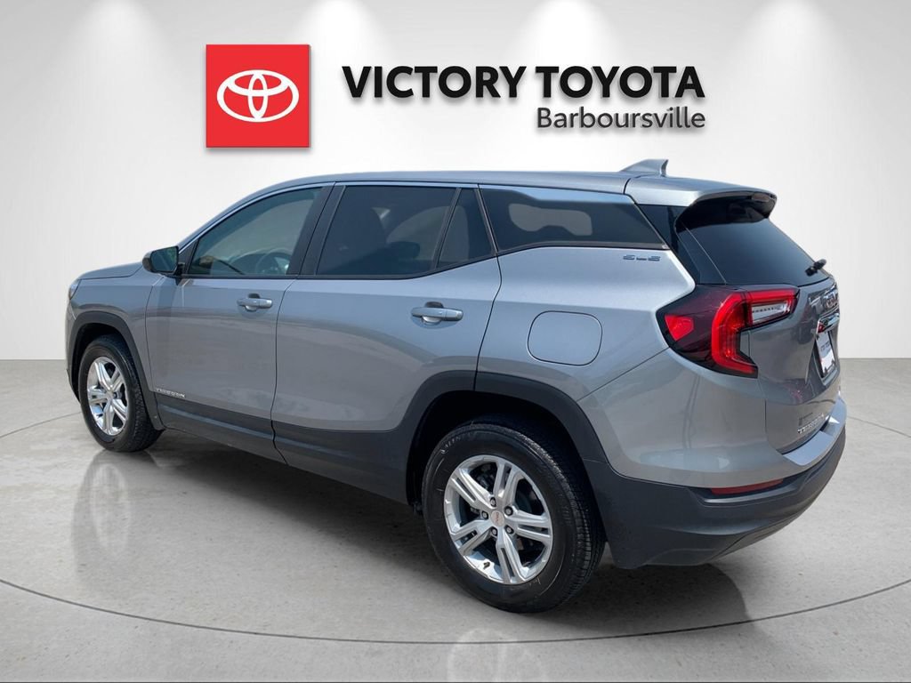 Used 2024 GMC Terrain SLE AWD/4WD image 3