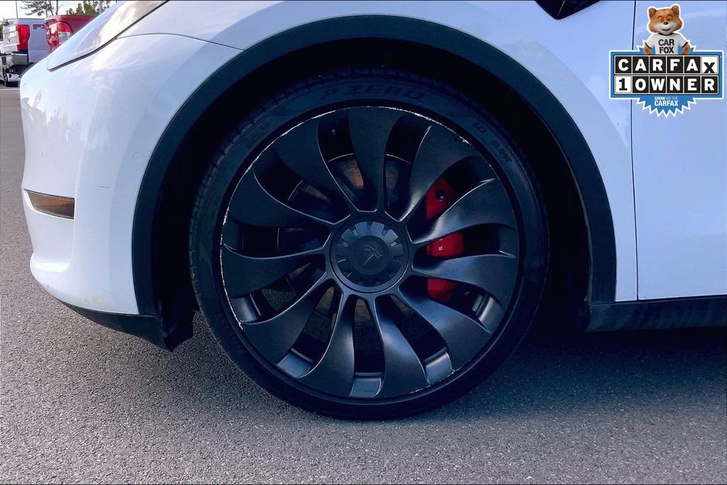 Used 2023 Tesla Model Y Performance image 8