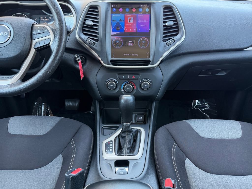 Used 2015 Jeep Cherokee Sport FWD image 25