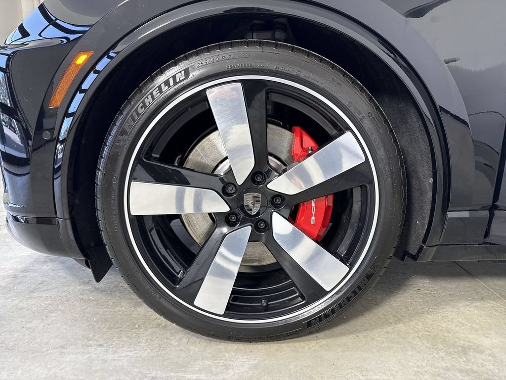 New 2026 Porsche Macan Turbo Electric AWD/4WD image 13