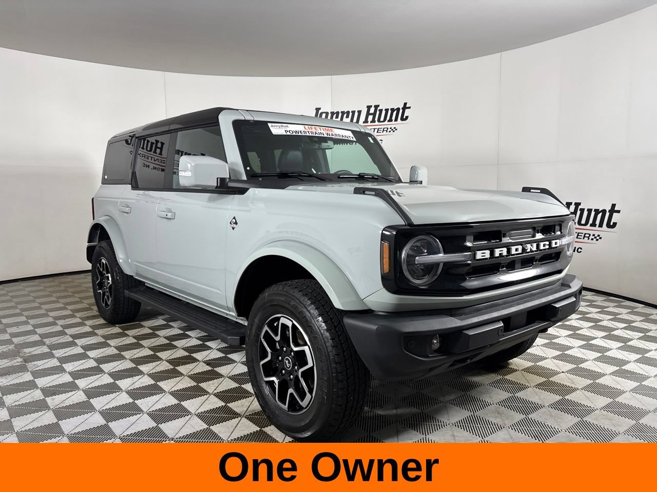 Used 2024 Ford Bronco Outer Banks AWD/4WD image 4