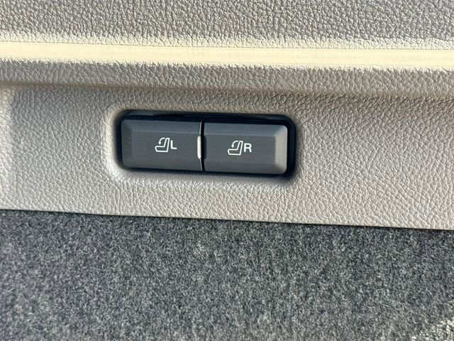 Used 2022 Lincoln Corsair Reserve w/ Equipment Group 201A FWD image 13