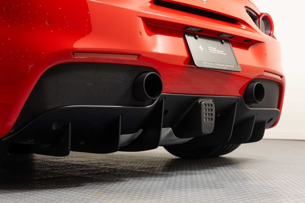 Used 2017 Ferrari 488 GTB RWD image 29