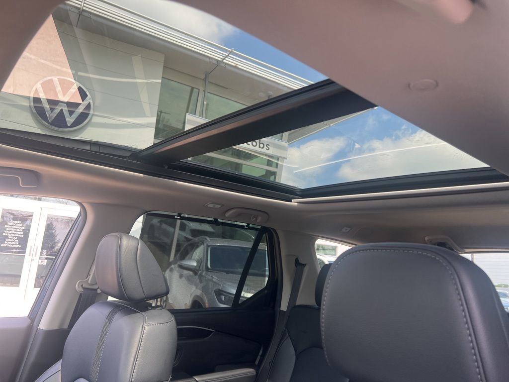 Used 2024 Honda Pilot Touring image 15