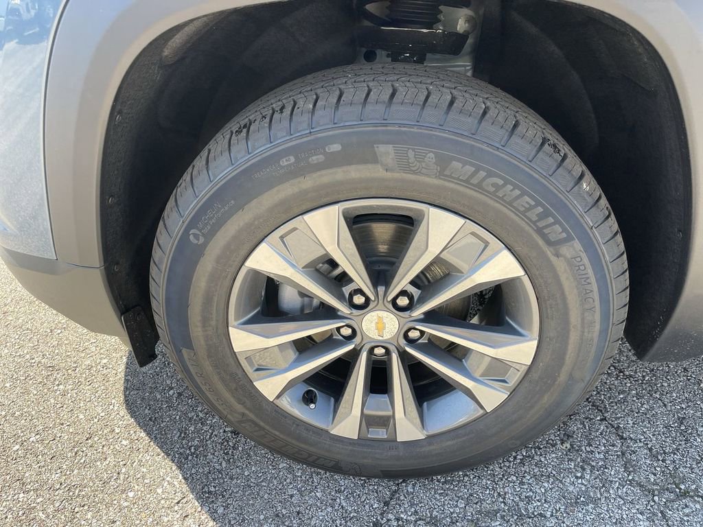 New 2026 Chevrolet Equinox LT w/ Convenience Package II AWD/4WD image 10