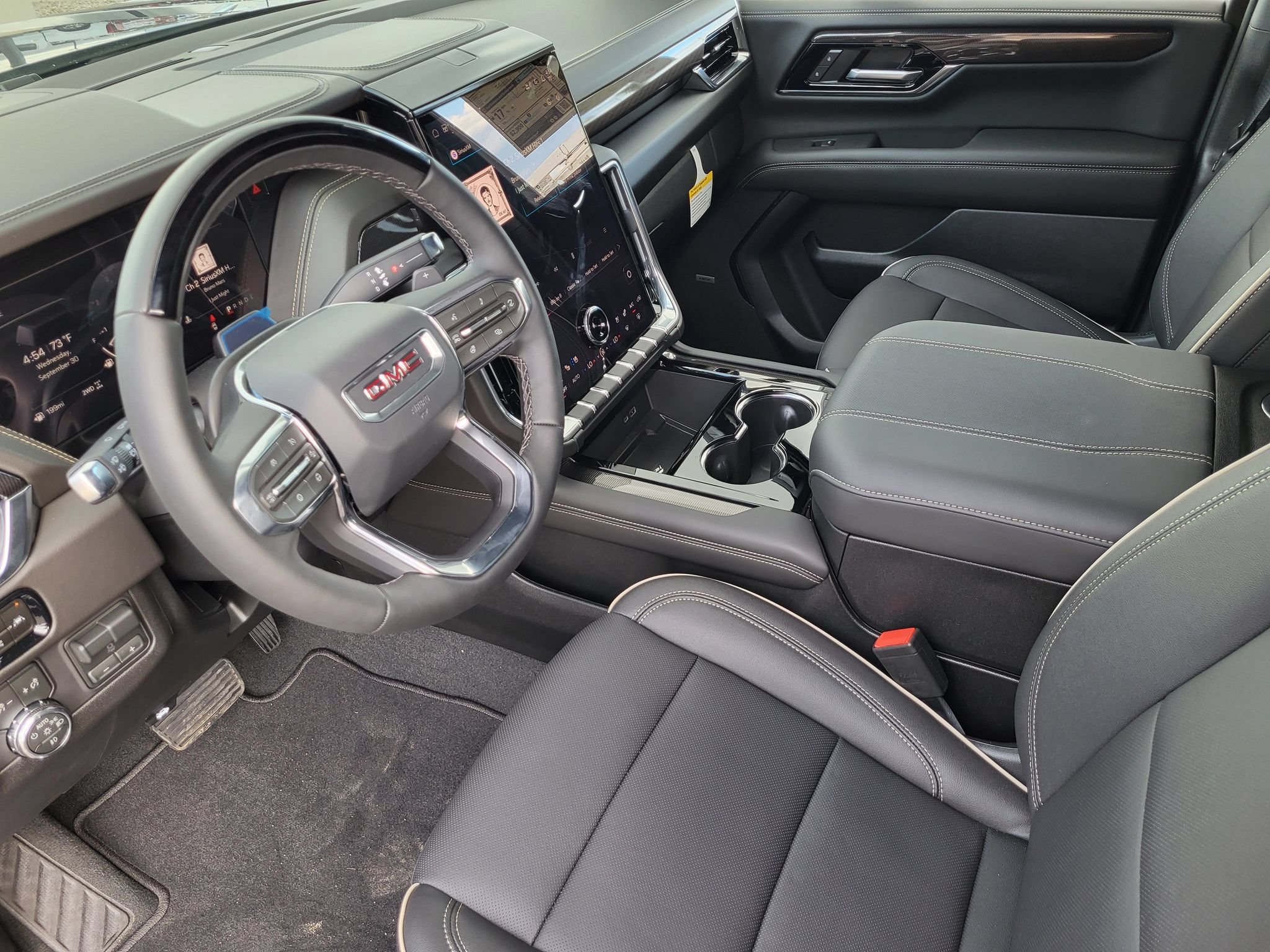 New 2026 GMC Yukon Elevation w/ Elevation Premium Package AWD/4WD image 8