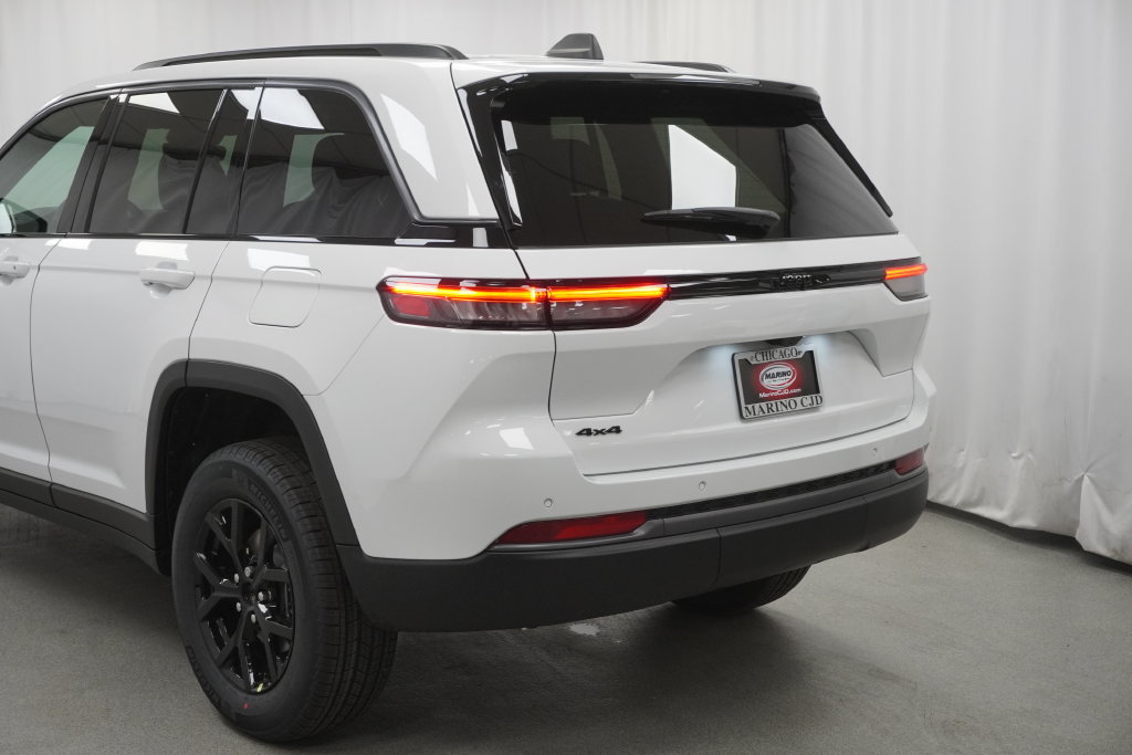 New 2026 Jeep Grand Cherokee Altitude AWD/4WD image 12
