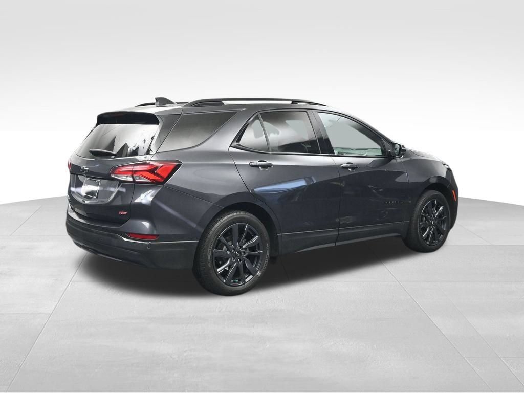 Used 2023 Chevrolet Equinox RS w/ RS Leather Package FWD image 5