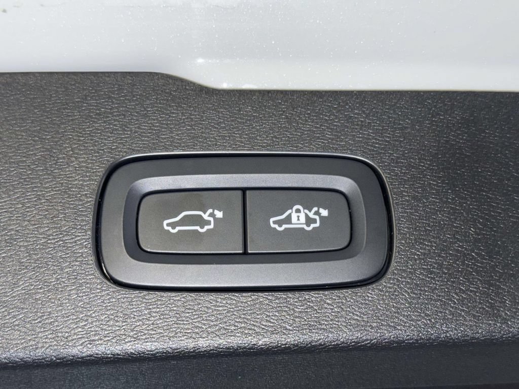 Used 2024 Volvo V60 T8 Polestar w/ Protection Package Premier AWD/4WD image 18