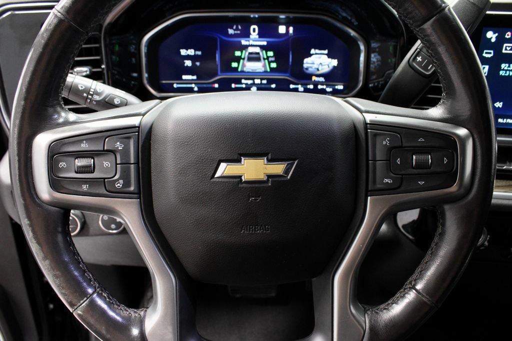 Used 2022 Chevrolet Silverado 1500 LT AWD/4WD image 32