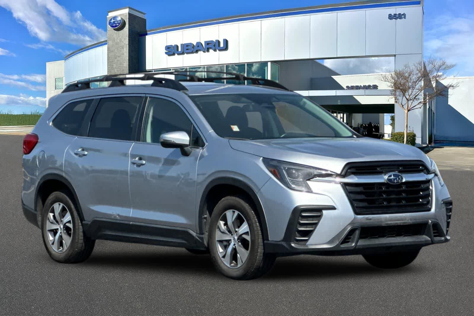 Used 2023 Subaru Ascent Premium w/ Convenience Package AWD/4WD image 5