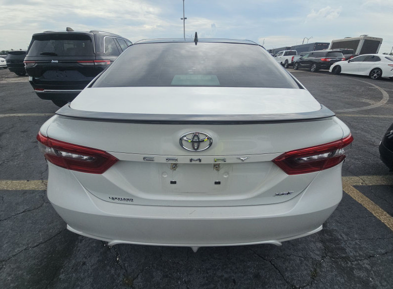 Used 2023 Toyota Camry XSE FWD image 7