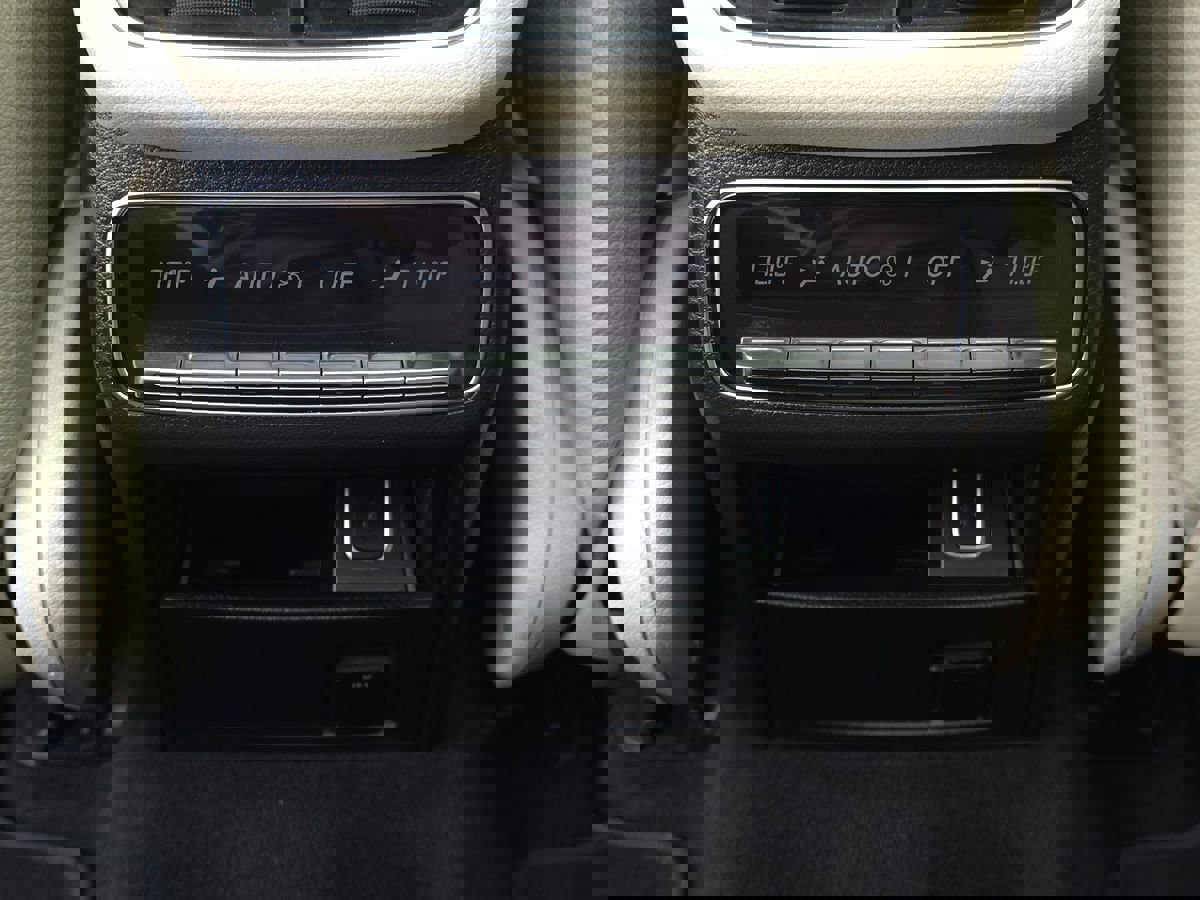 Used 2022 Mercedes-Benz GLS 450 4MATIC image 17