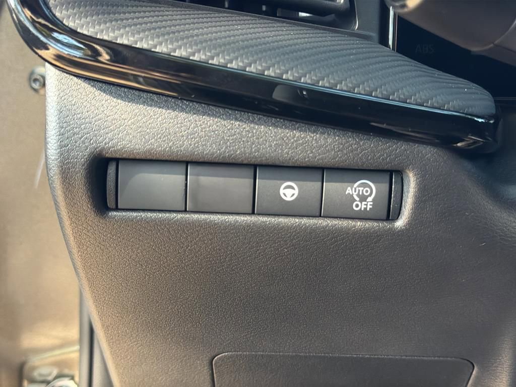 New 2026 Nissan Kicks SR image 22