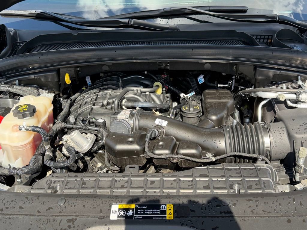 Certified 2022 Jeep Grand Cherokee Limited w/ Trailer Tow Prep Group (B) image 12