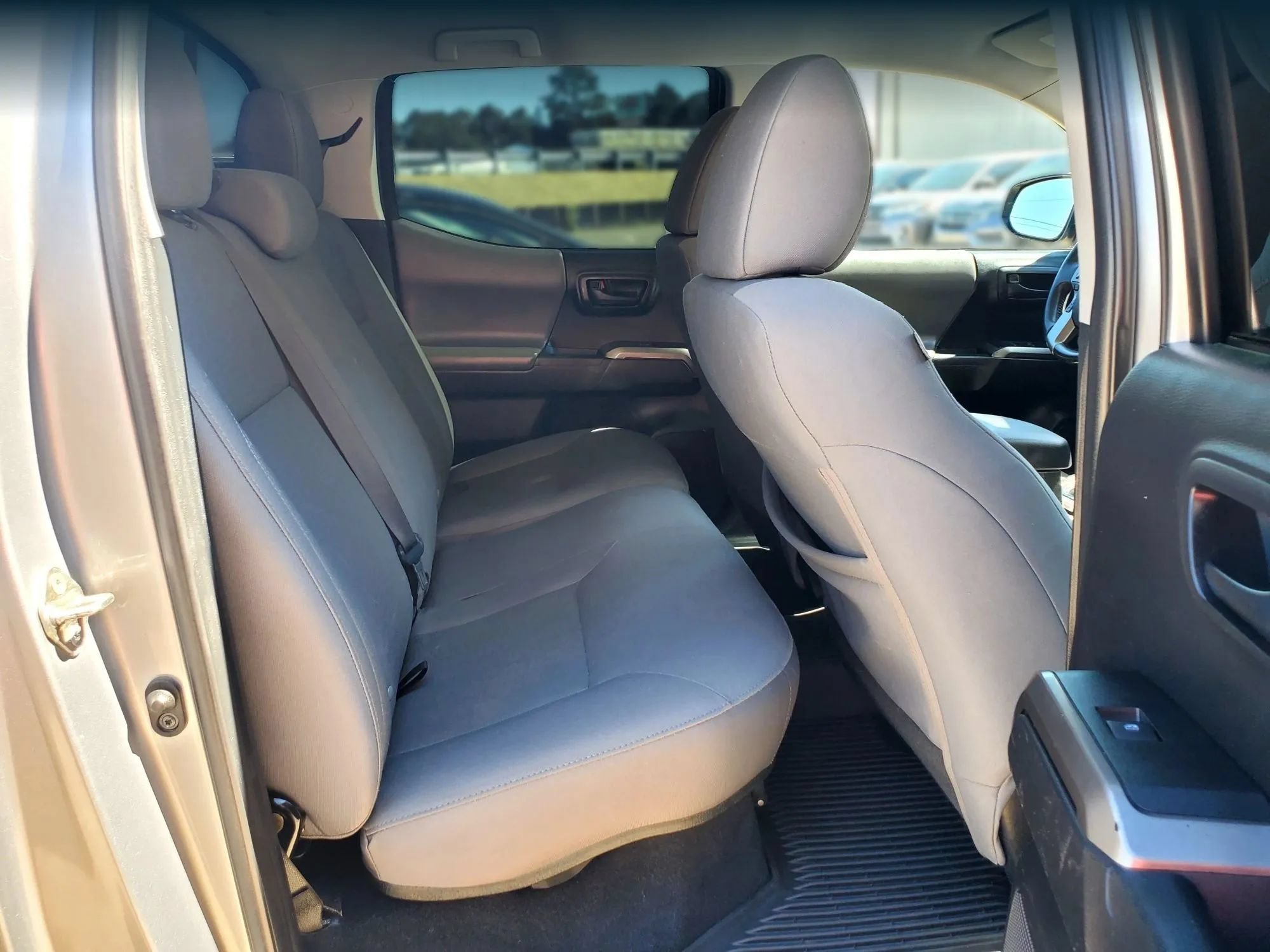 Used 2019 Toyota Tacoma SR5 RWD image 28