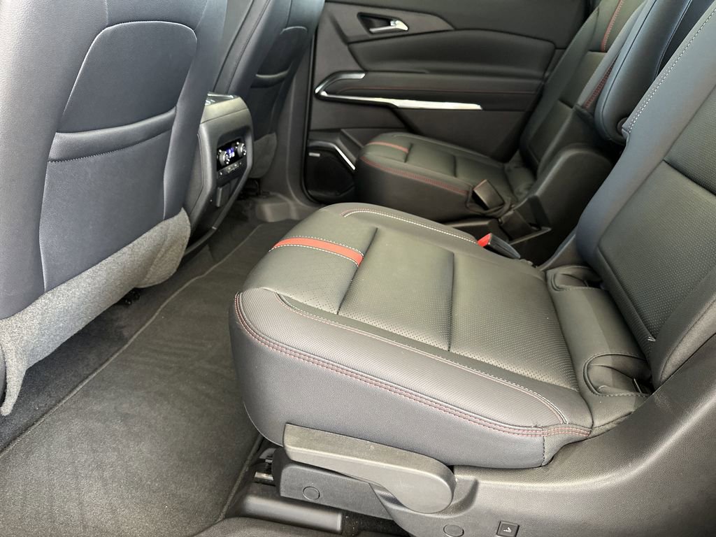 Certified 2024 Chevrolet Traverse RS image 33