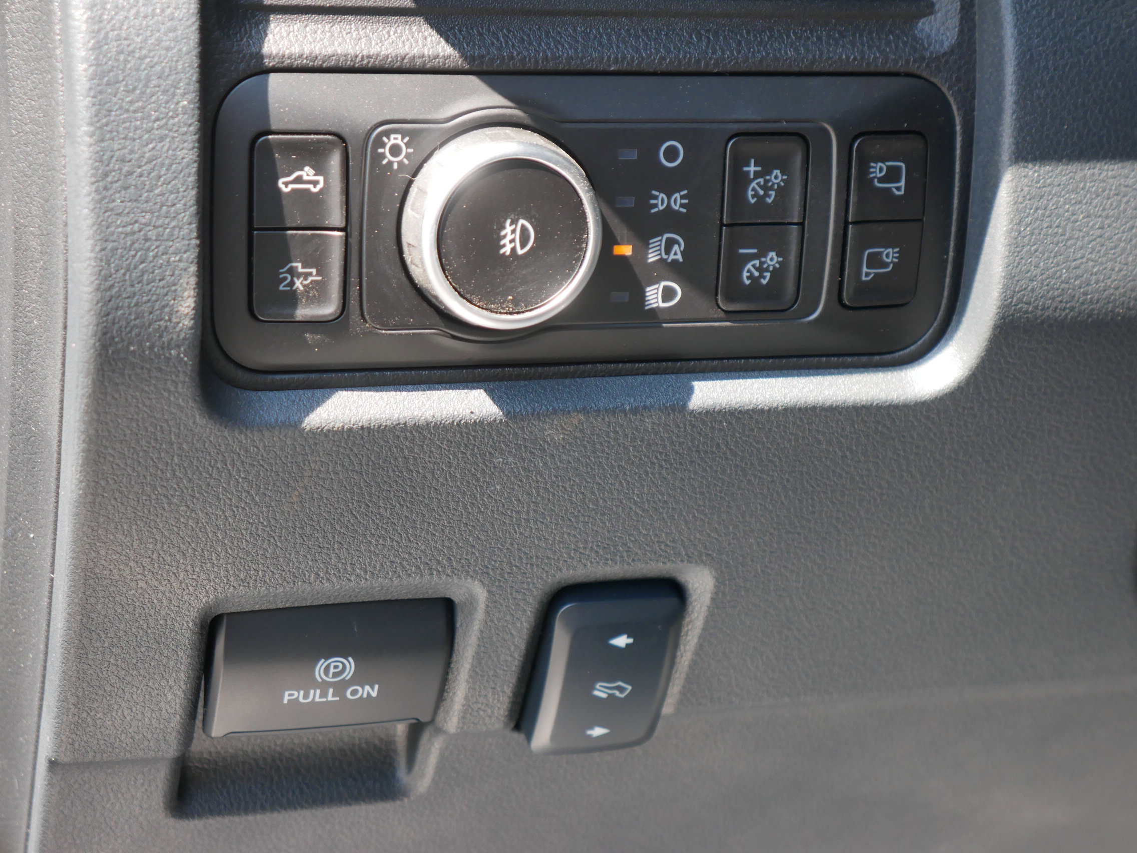 New 2025 Ford F350 Lariat w/ Lariat Ultimate Package image 6