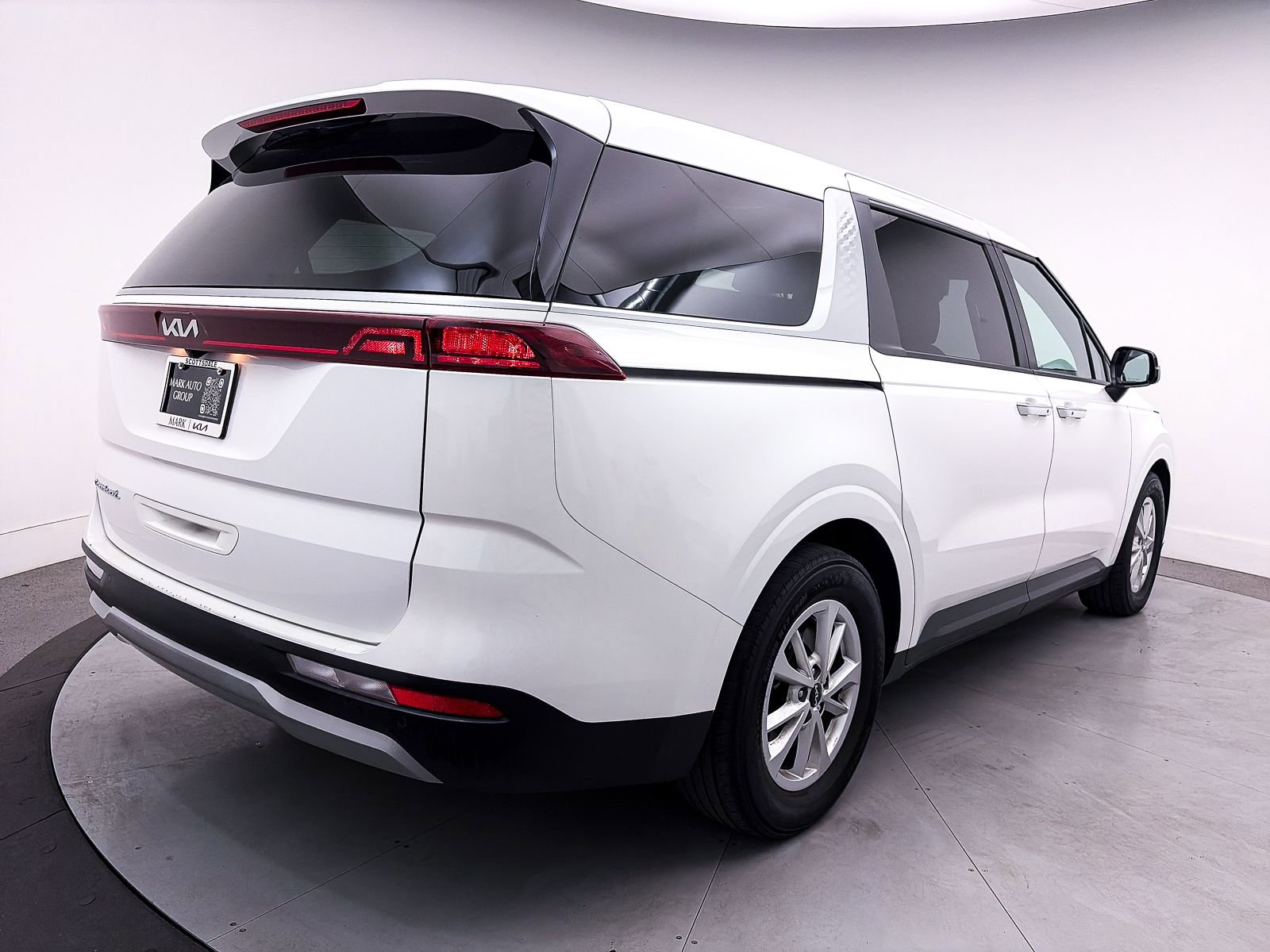 Used 2022 Kia Carnival LX image 14