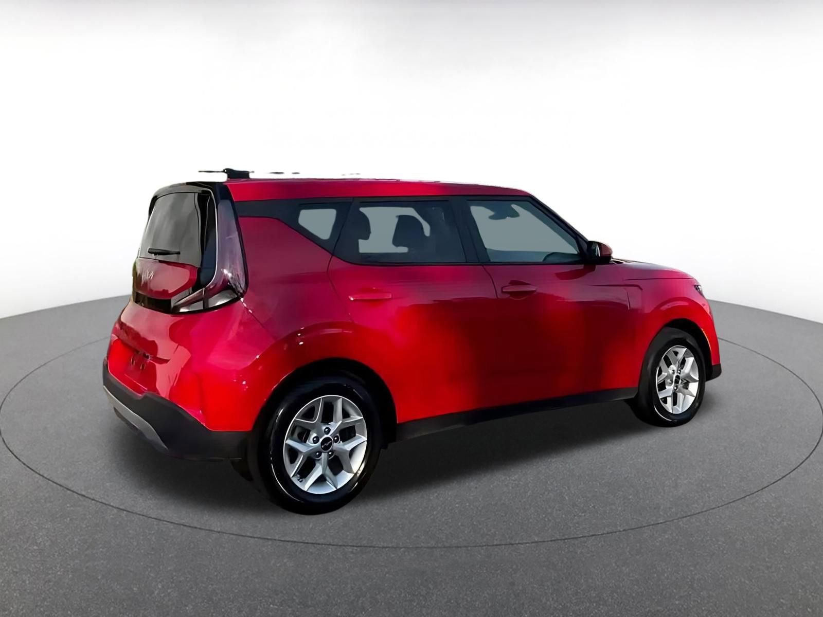 Used 2025 Kia Soul LX w/ LX Technology Package FWD image 11