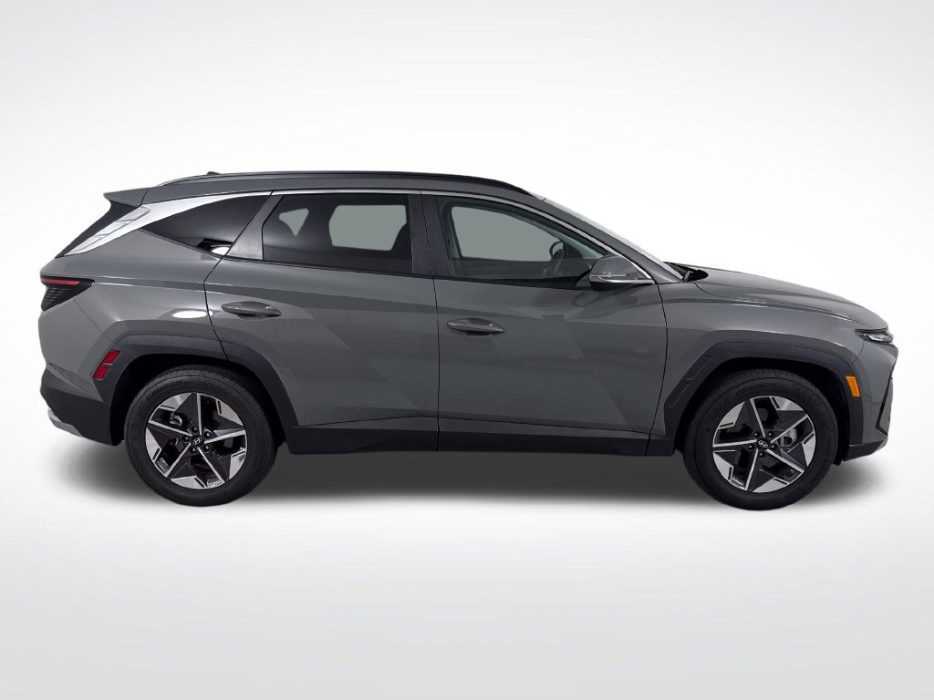 Certified 2025 Hyundai Tucson SEL FWD image 2