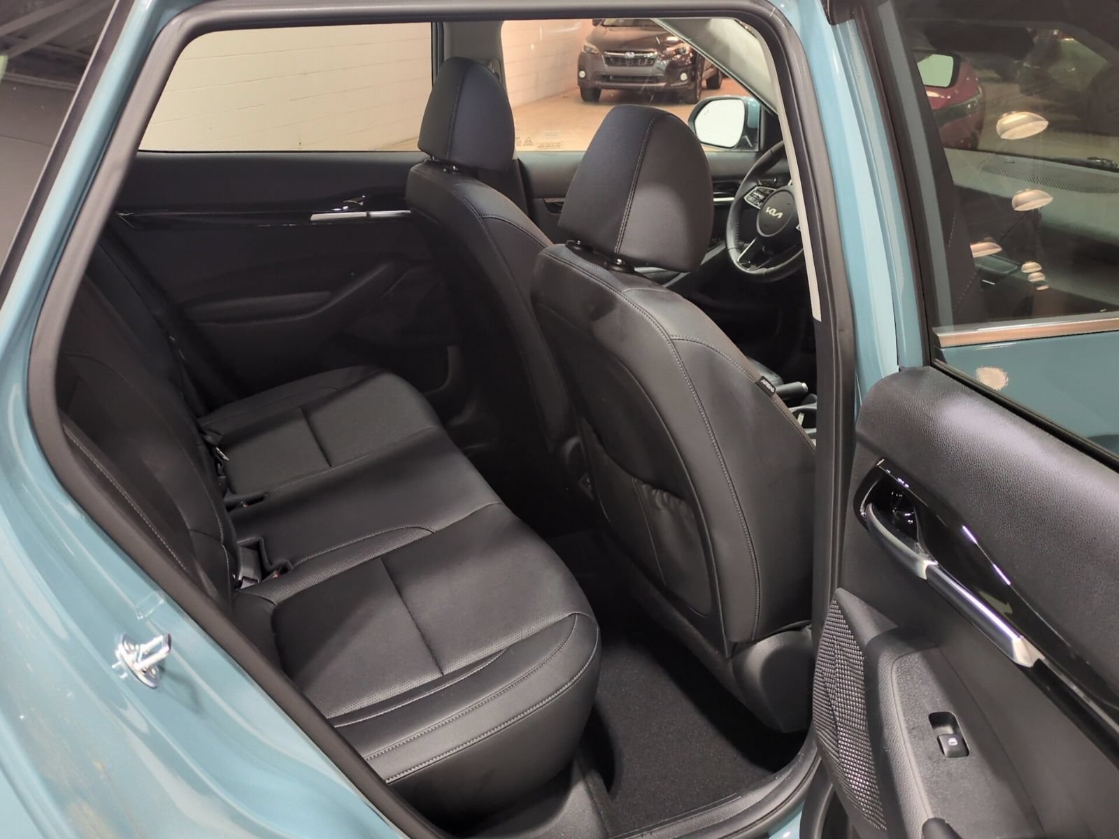Certified 2025 Kia Seltos EX w/ EX Sunroof Package AWD/4WD image 11