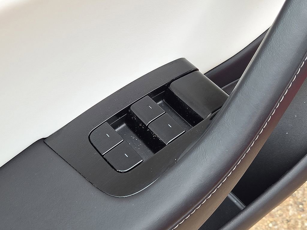 Used 2018 Tesla Model 3 Long Range image 22