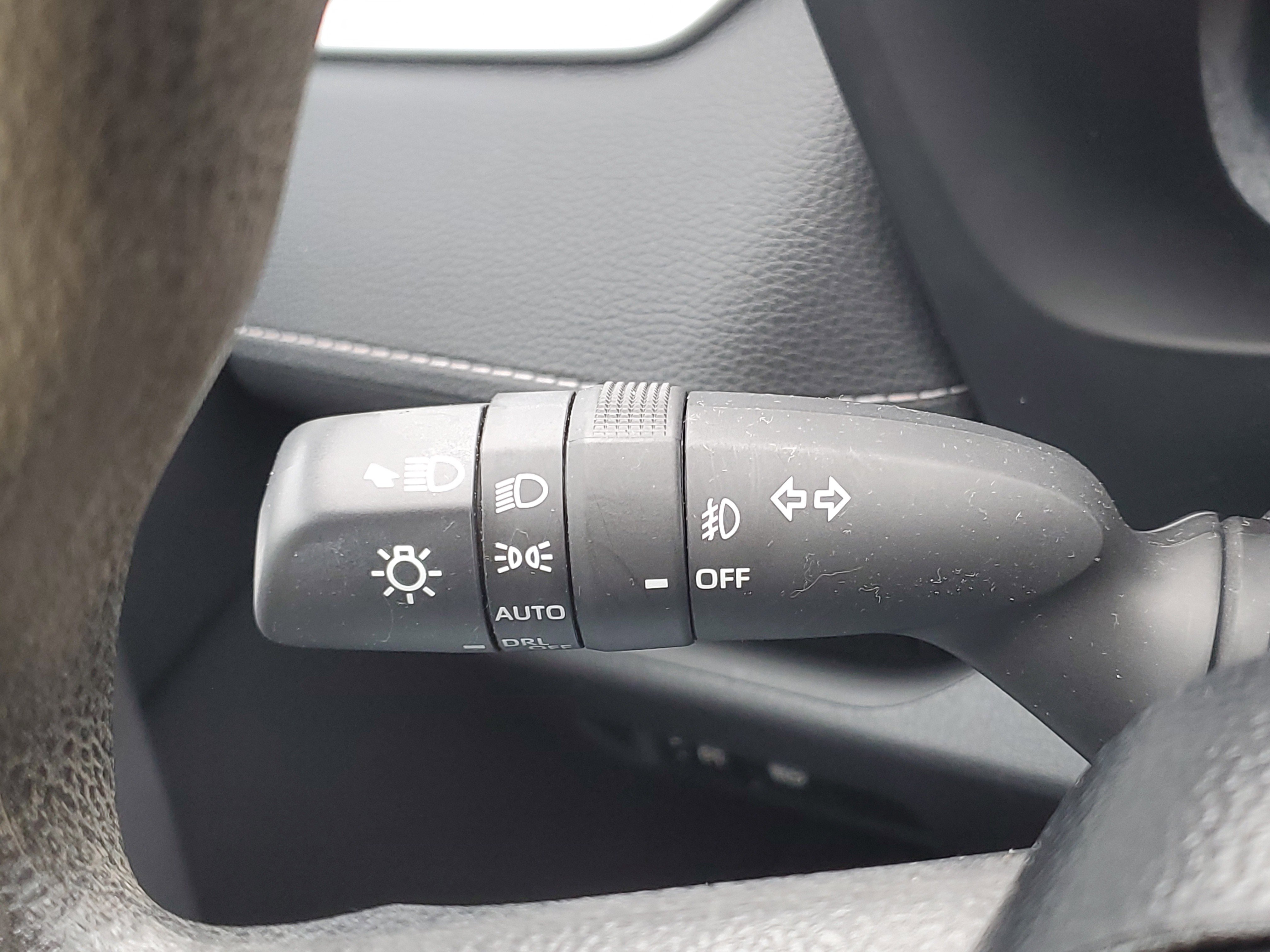 Used 2021 Toyota RAV4 XLE AWD/4WD image 12