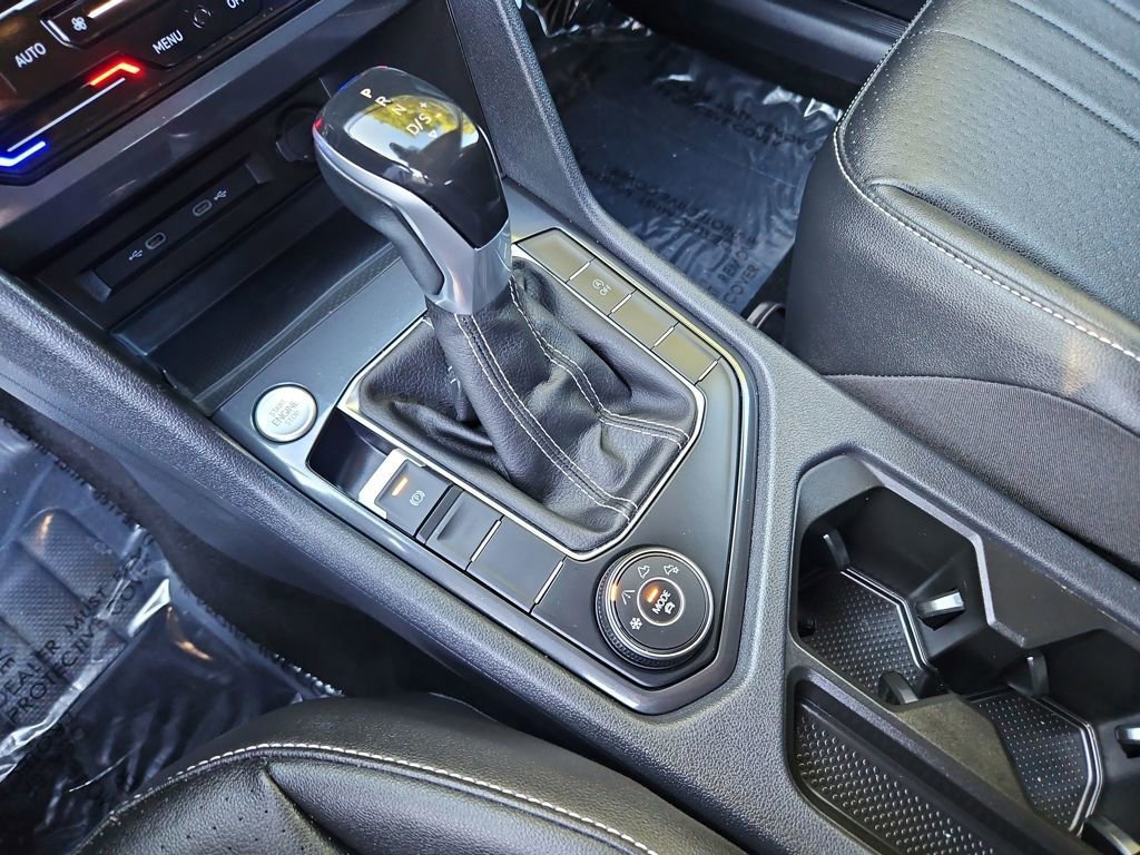 Used 2022 Volkswagen Tiguan SE image 19