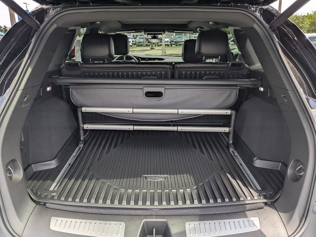 Used 2026 Cadillac XT5 Premium Luxury w/ Driver Assist Package FWD image 12