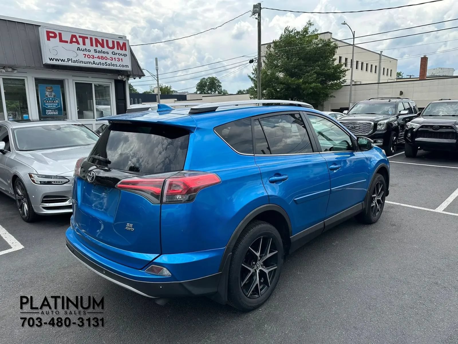 Used 2016 Toyota RAV4 SE w/ Advanced Technology Package AWD/4WD image 4