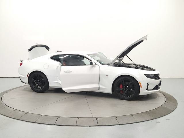 Used 2021 Chevrolet Camaro LT w/ Technology Package RWD image 17