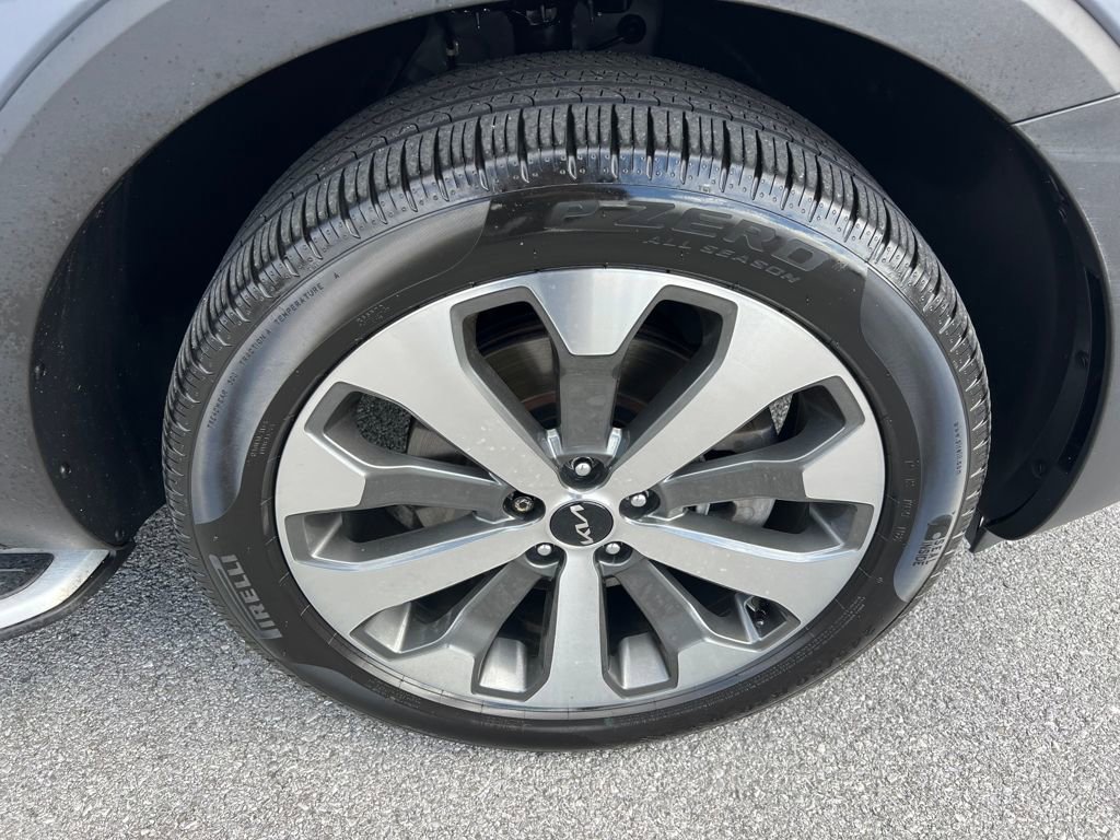 Used 2022 Kia Telluride EX w/ EX Premium Package image 17