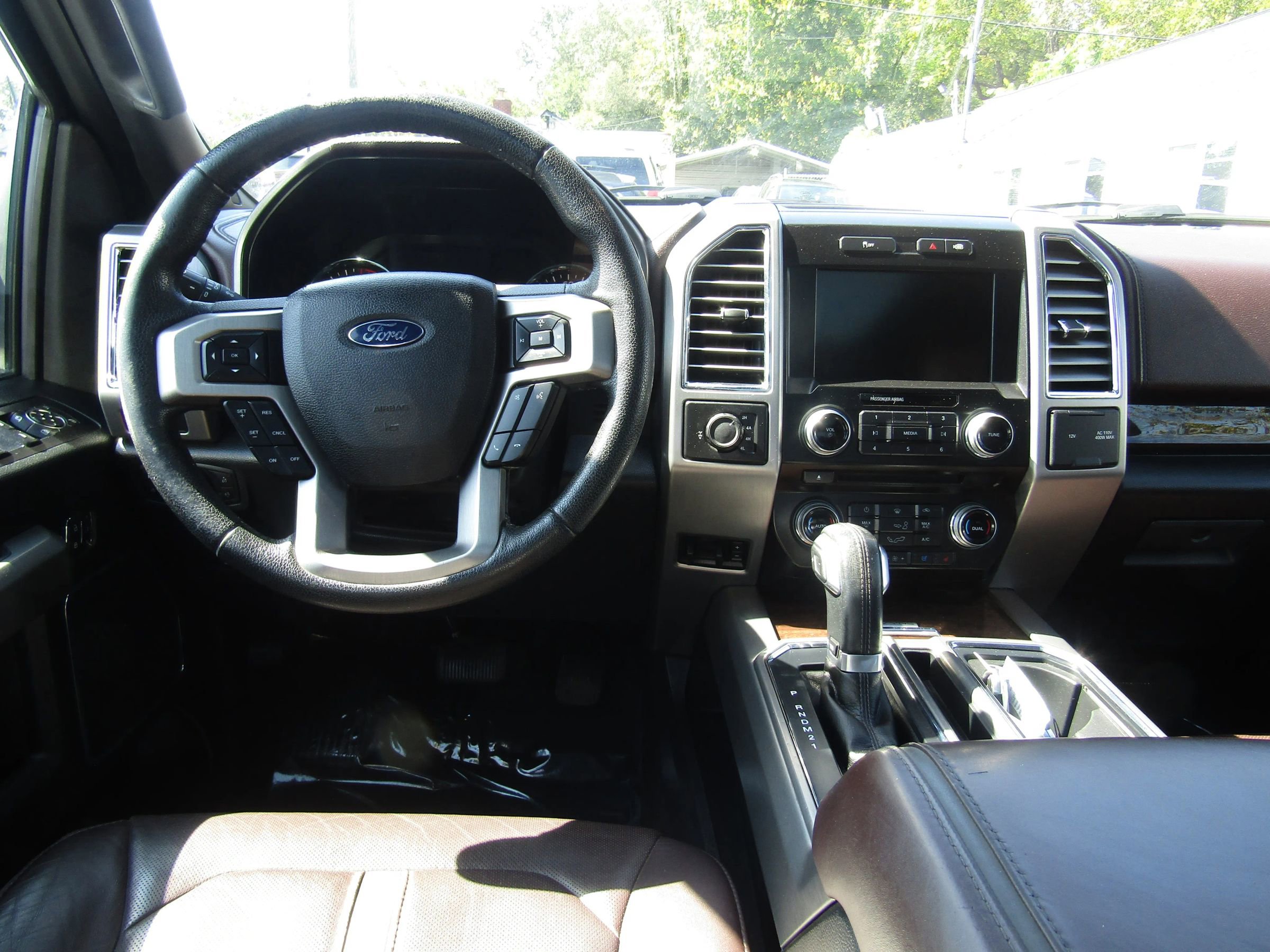 Used 2015 Ford F150 Platinum w/ Technology Package image 15