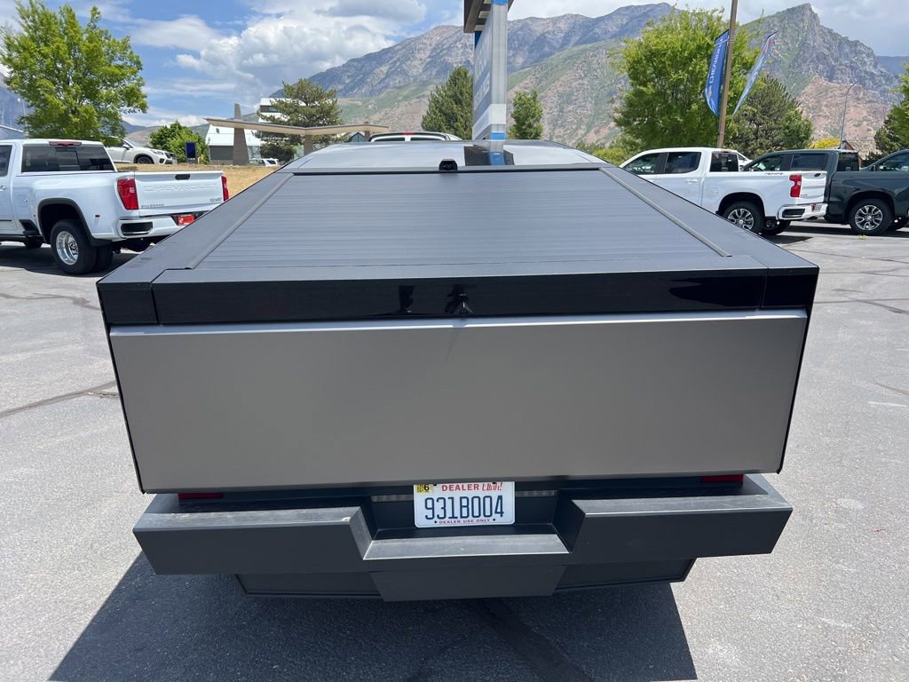 Used 2024 Tesla Cybertruck AWD Crew Cab image 9