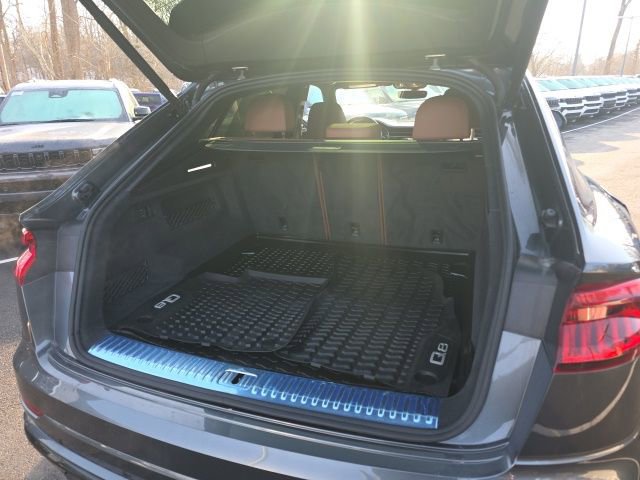 Used 2022 Audi Q8 Prestige image 26