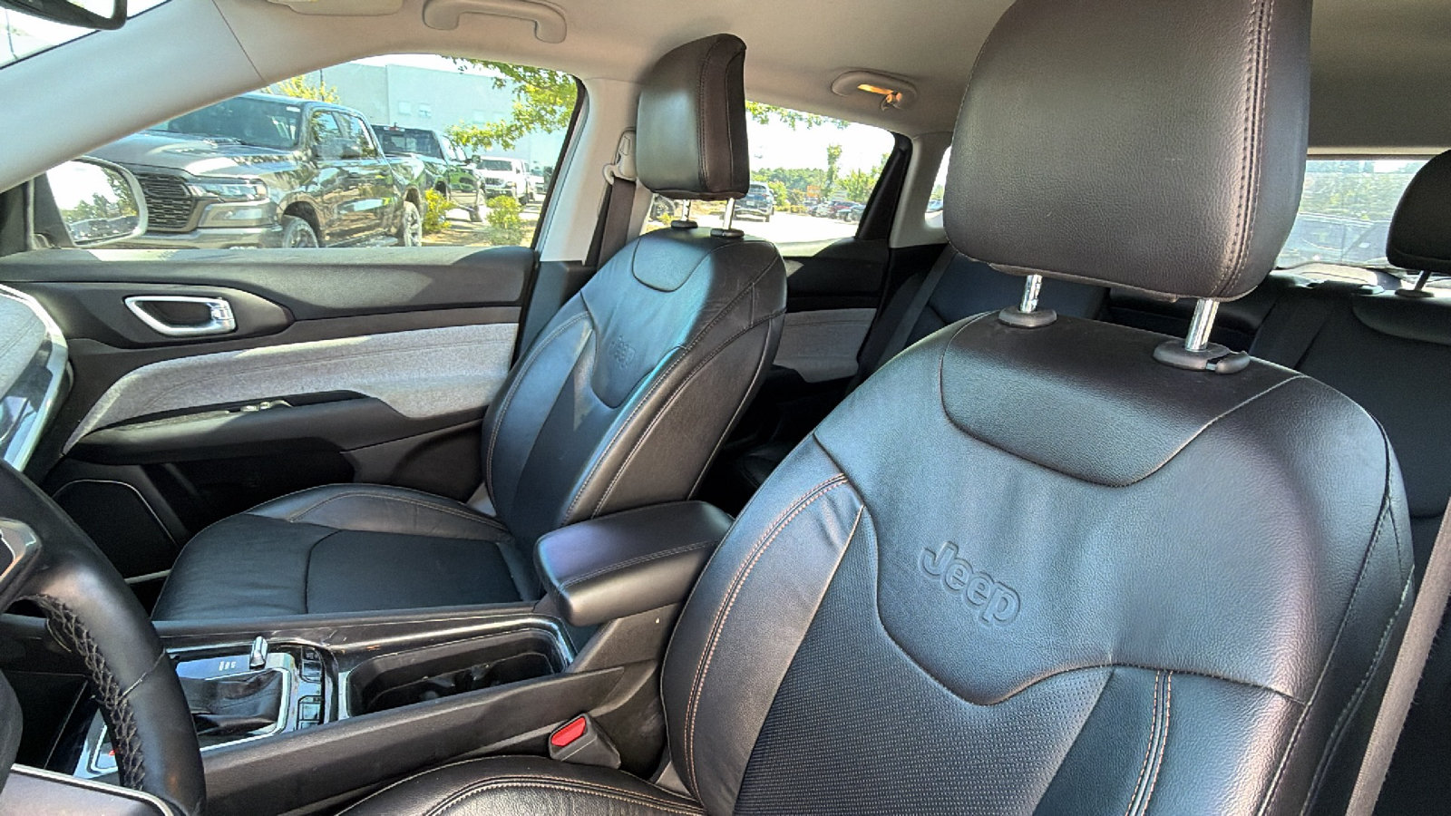 Used 2022 Jeep Compass Latitude AWD/4WD image 16