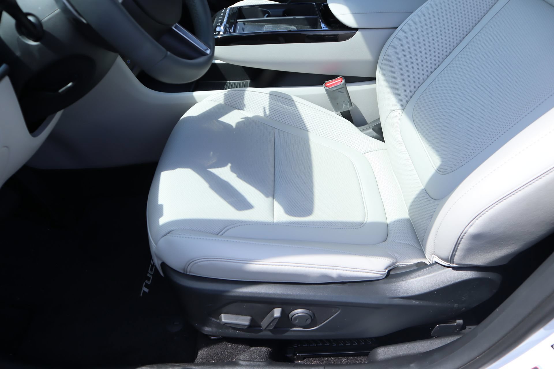 New 2026 Hyundai Tucson Limited AWD/4WD image 12
