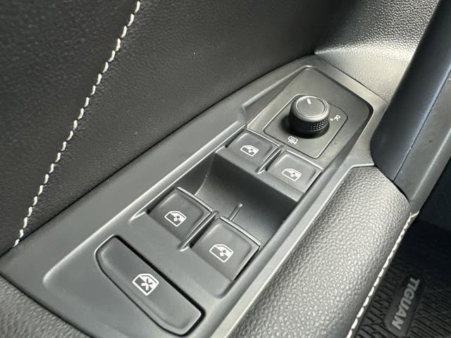 Certified 2022 Volkswagen Tiguan SE image 32