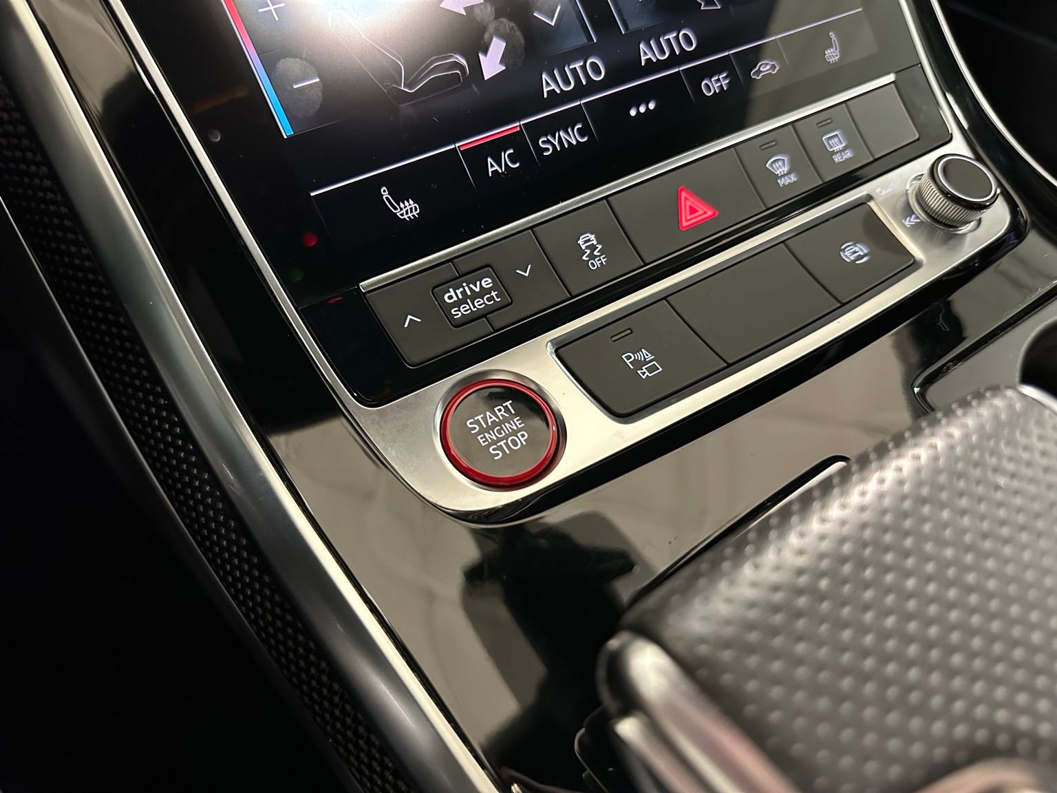 Used 2021 Audi SQ7 Premium Plus w/ SQ7 Black Optic Package image 25