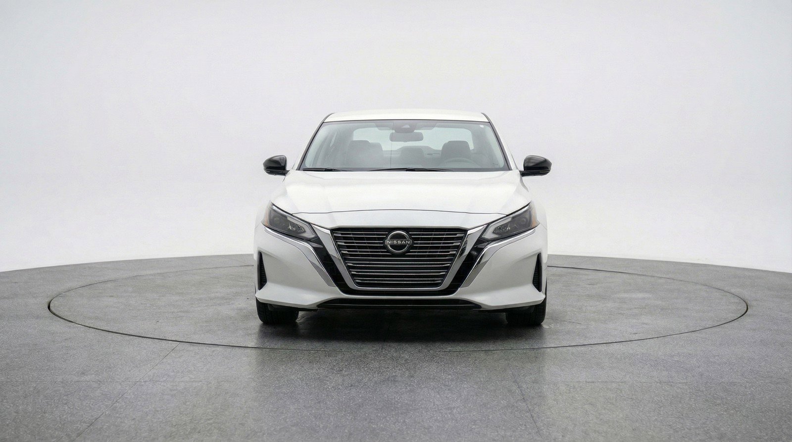 Used 2025 Nissan Altima 2.5 SV image 2