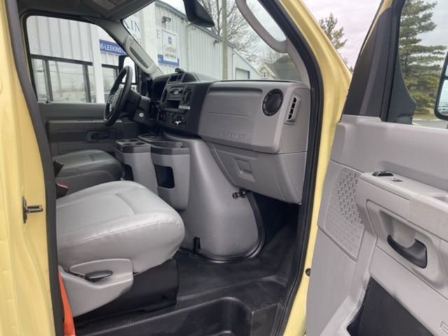 Used 2021 Ford E-450 and Econoline 450 Super Duty RWD image 19