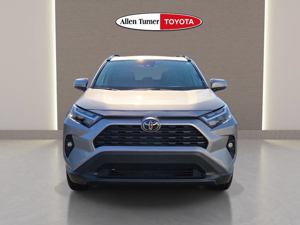 Used 2023 Toyota RAV4 XLE Premium FWD image 4