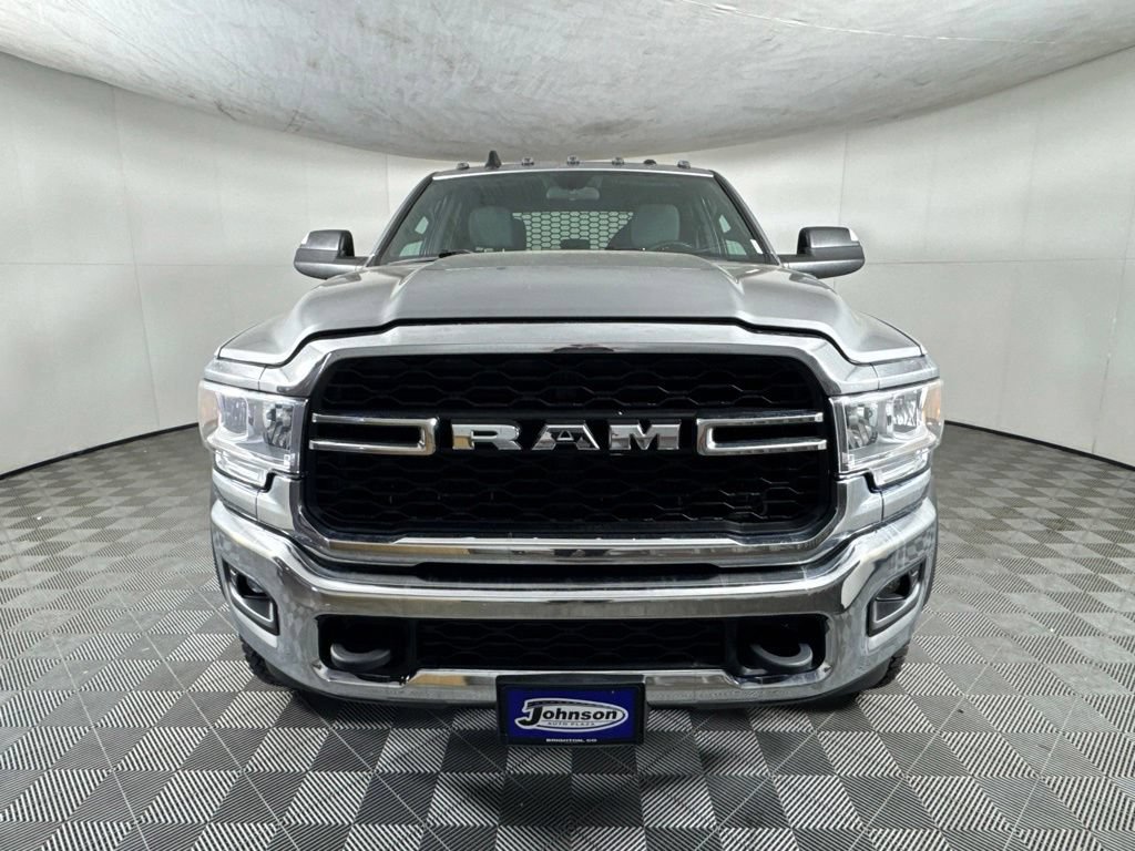Used 2022 RAM 5500 Tradesman w/ Chrome Appearance Group AWD/4WD image 2