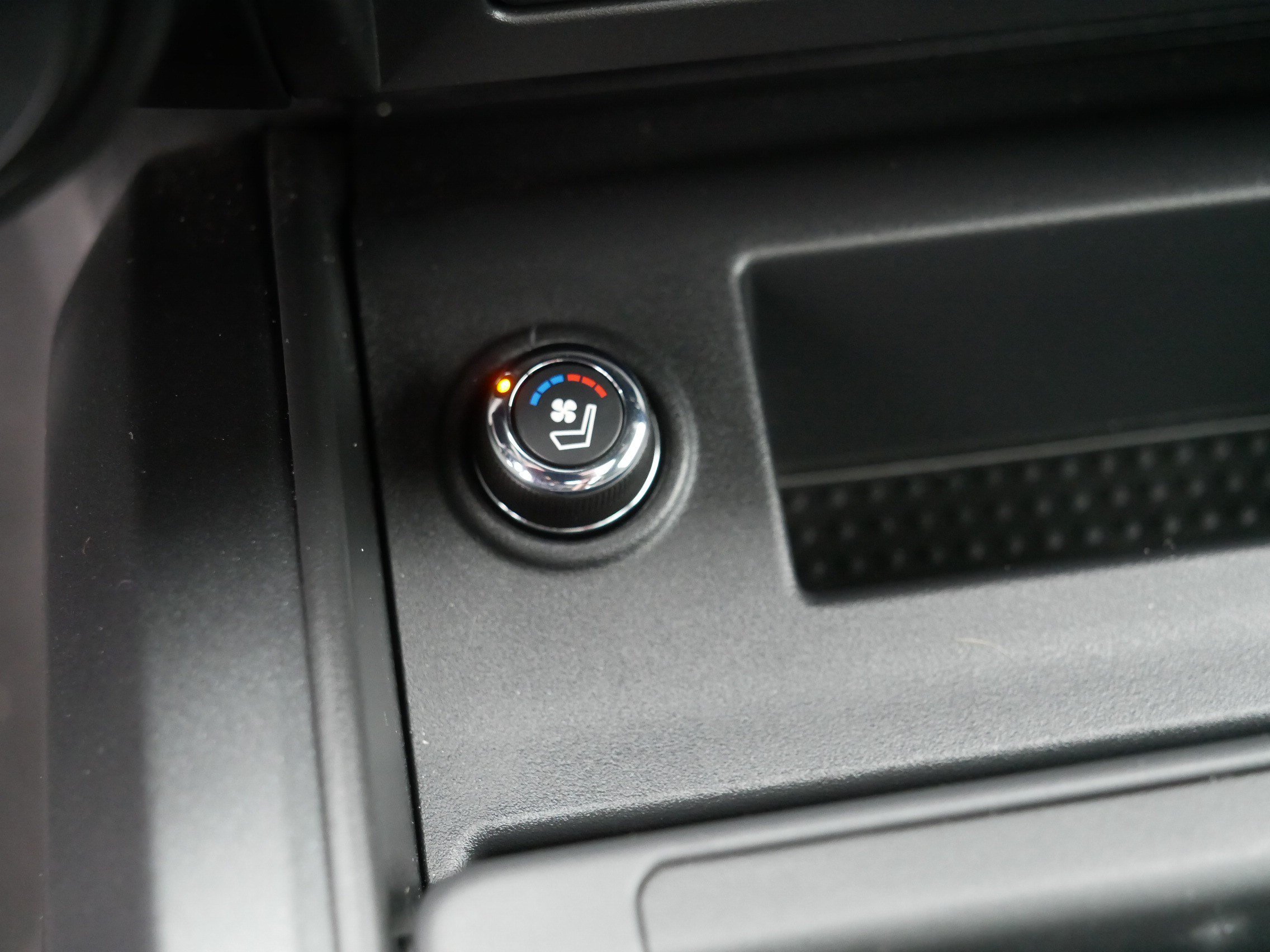 Certified 2024 Nissan Titan PRO-4X w/ Pro-4x Convenience Package AWD/4WD image 33
