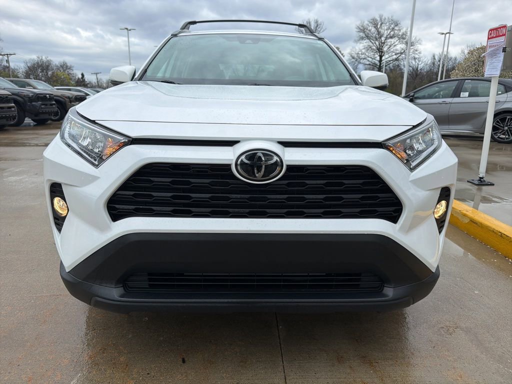 Used 2021 Toyota RAV4 XLE AWD/4WD image 2