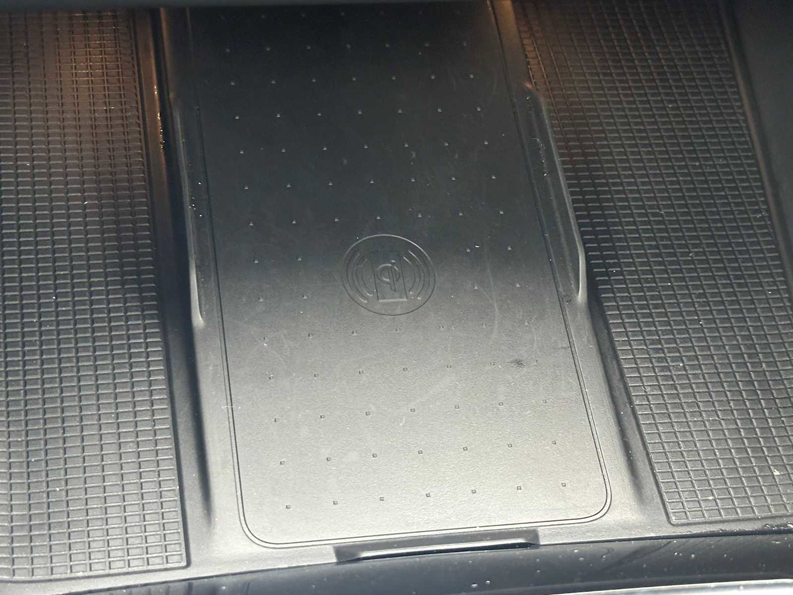 Used 2025 Volvo XC40 B5 Plus w/ Climate Package image 29